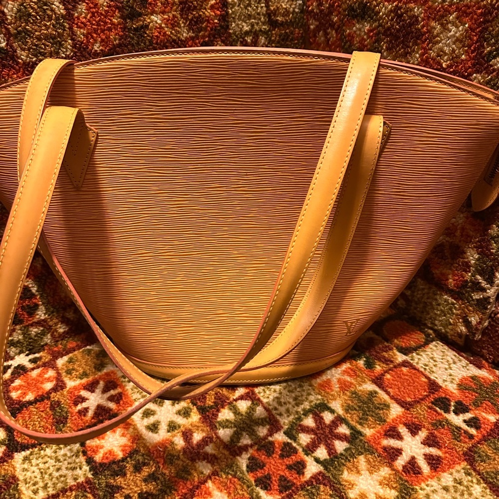 LV Epi Saint Jacques Epi leather Lrg. Lost in mail neither buyer or seller got
